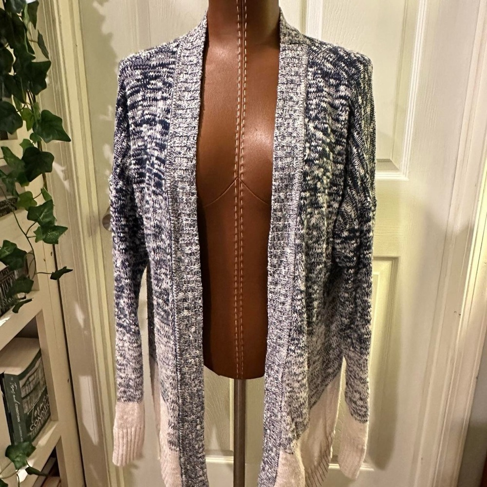 Soft and comfy ombre blue and white sweater cardigan from GAP #winterknits
